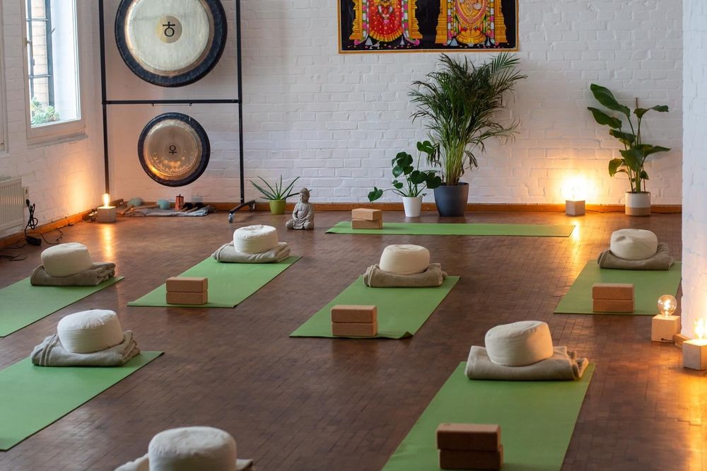 GreenYoga Header Background